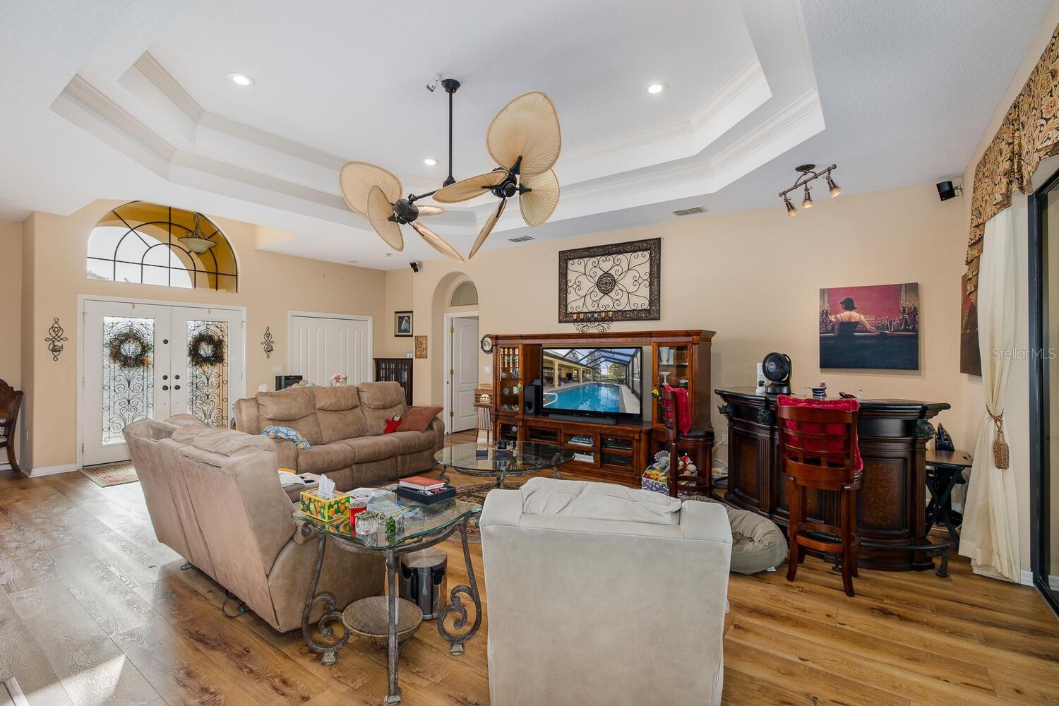 Image 21 of 69 For 427 Archway Drive