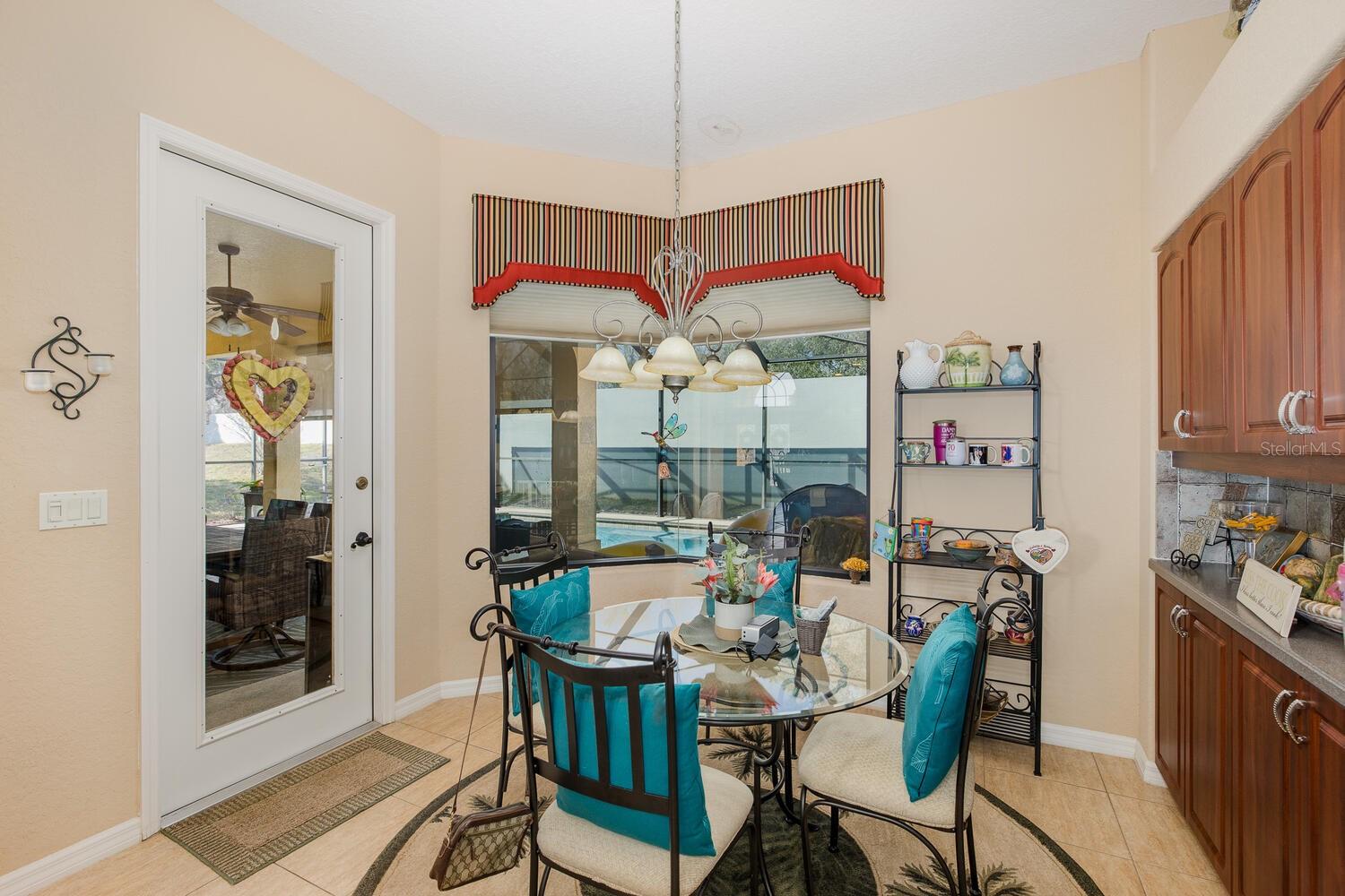 Image 28 of 69 For 427 Archway Drive