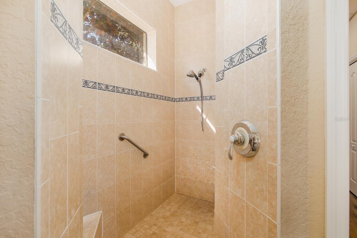 Image 35 of 69 For 427 Archway Drive