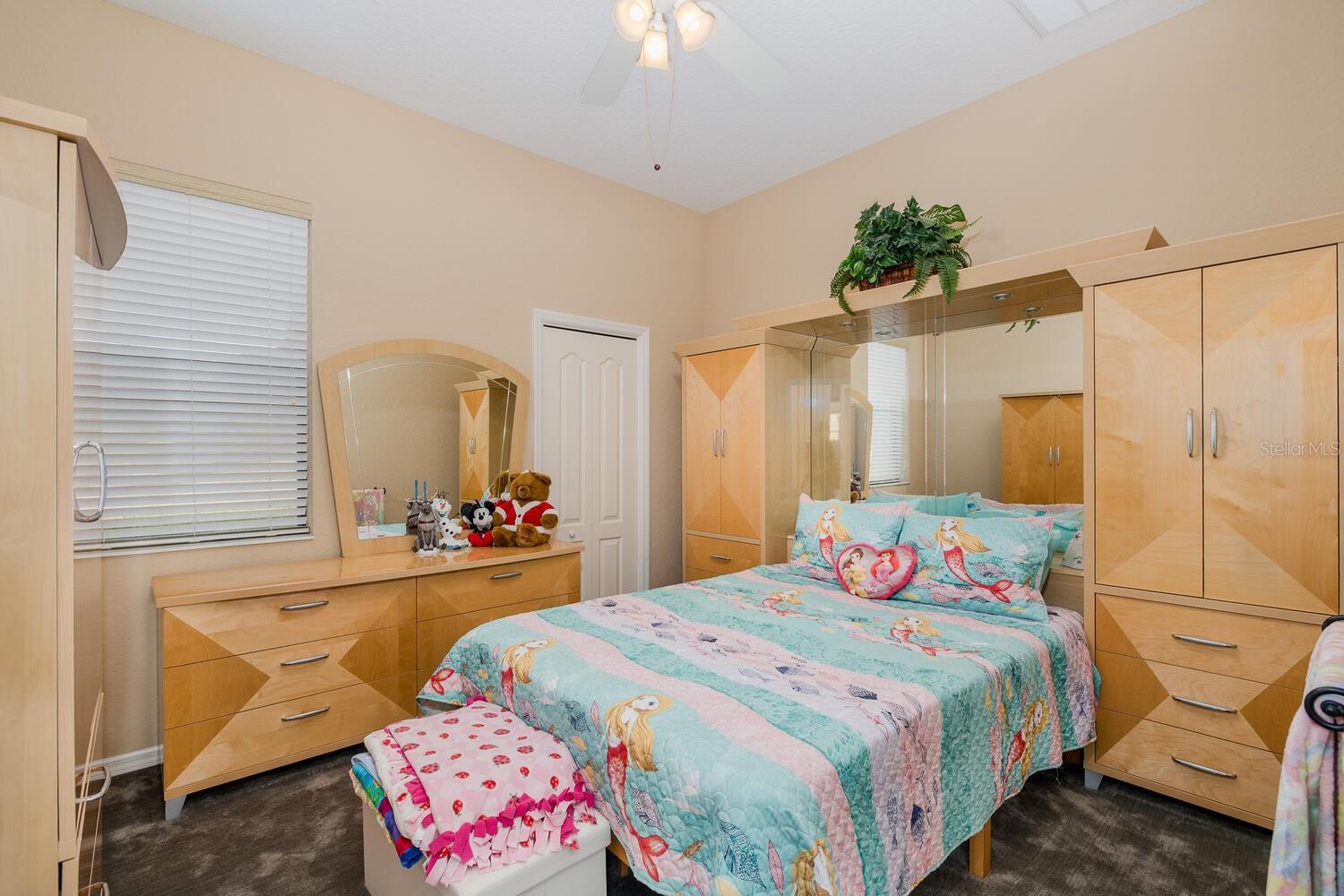 Image 37 of 69 For 427 Archway Drive