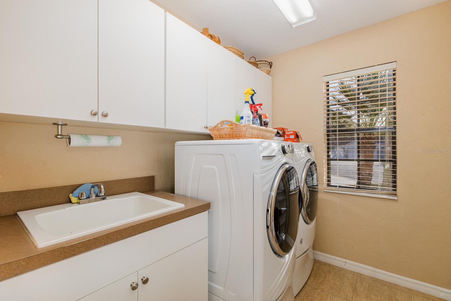 Image 49 of 69 For 427 Archway Drive