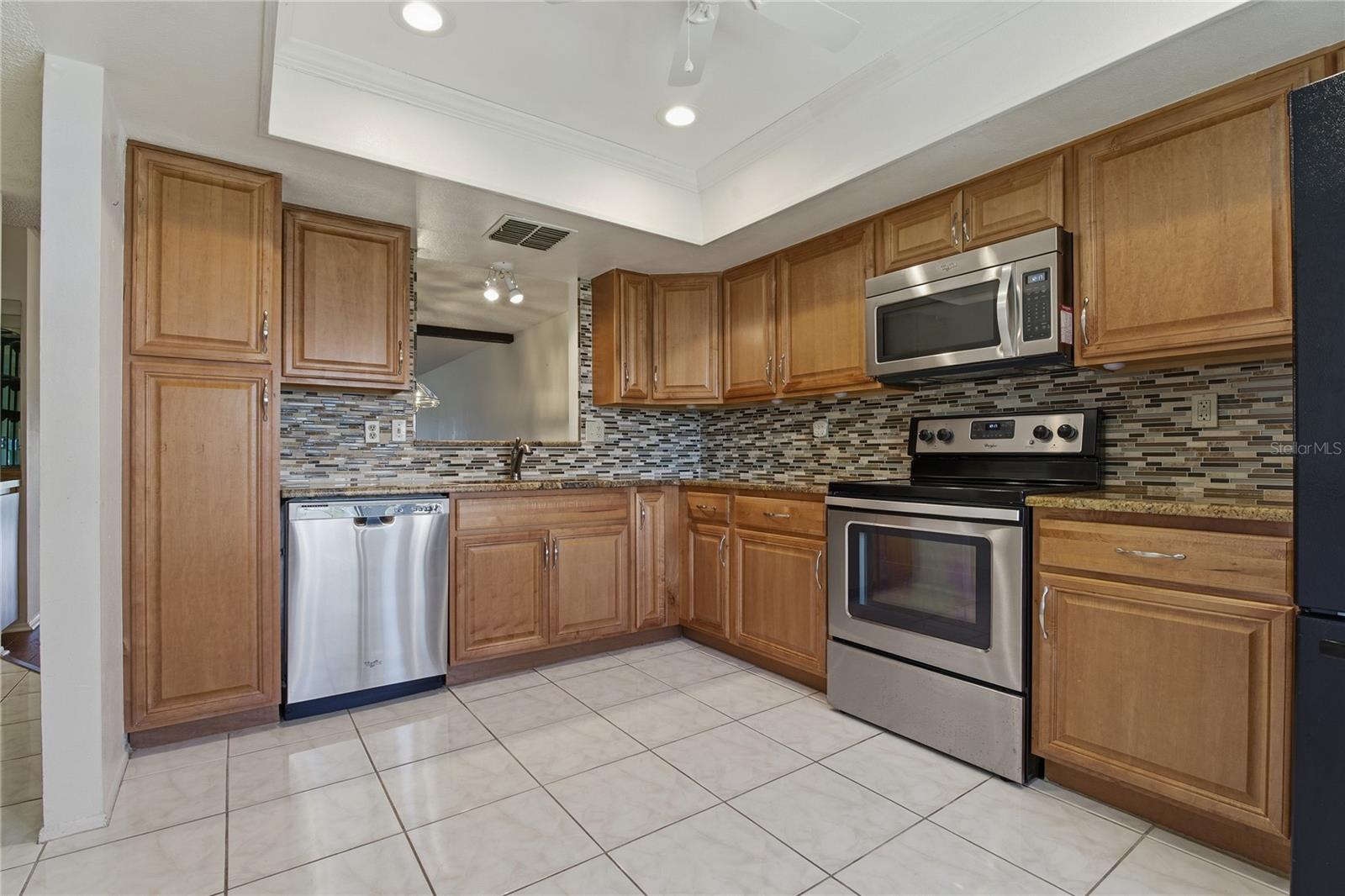 Image 10 of 47 For 11241 Dollar Lake Drive 4