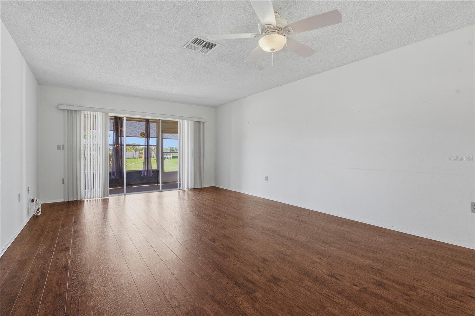 Image 15 of 47 For 11241 Dollar Lake Drive 4