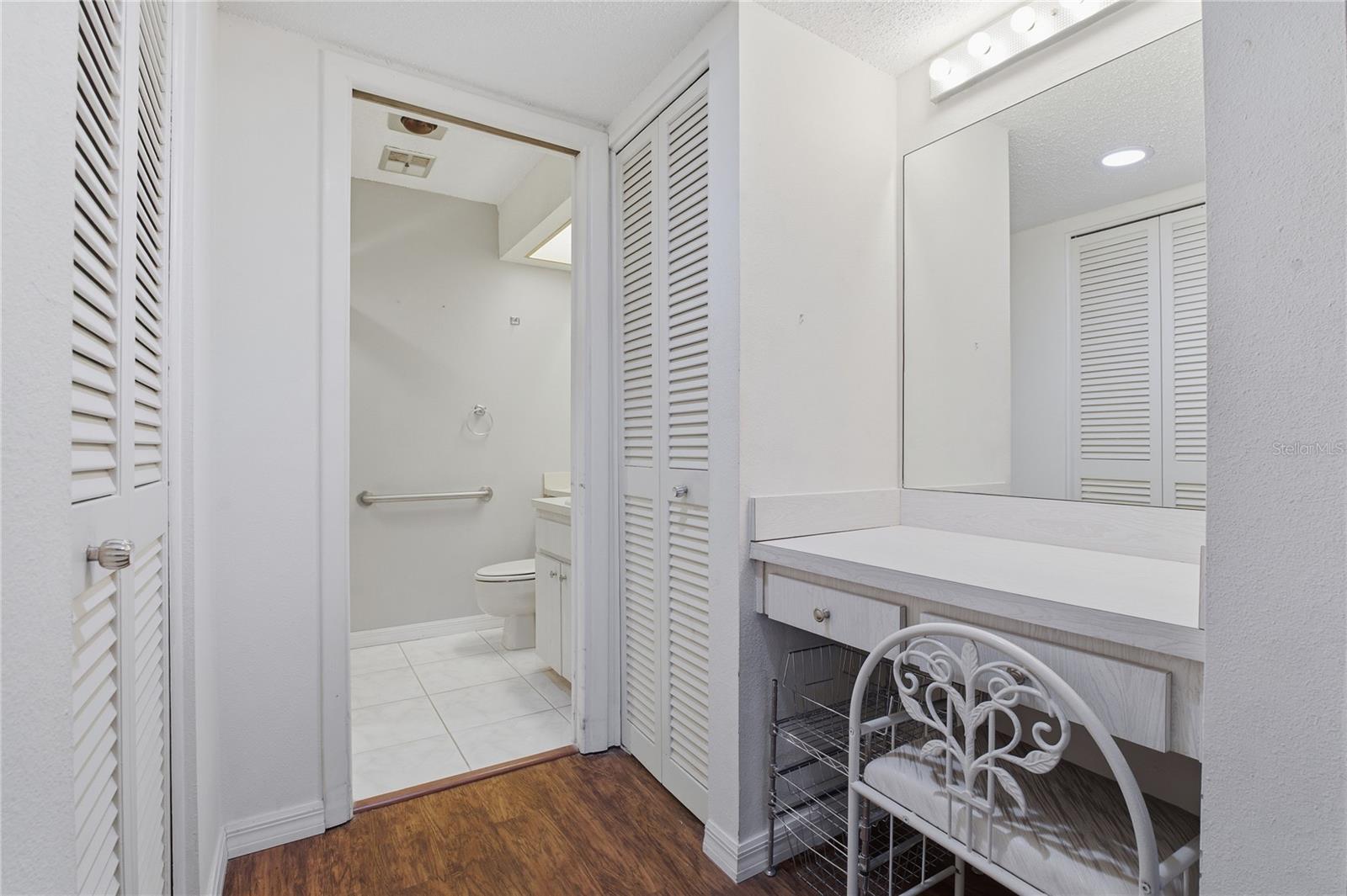 Image 21 of 47 For 11241 Dollar Lake Drive 4