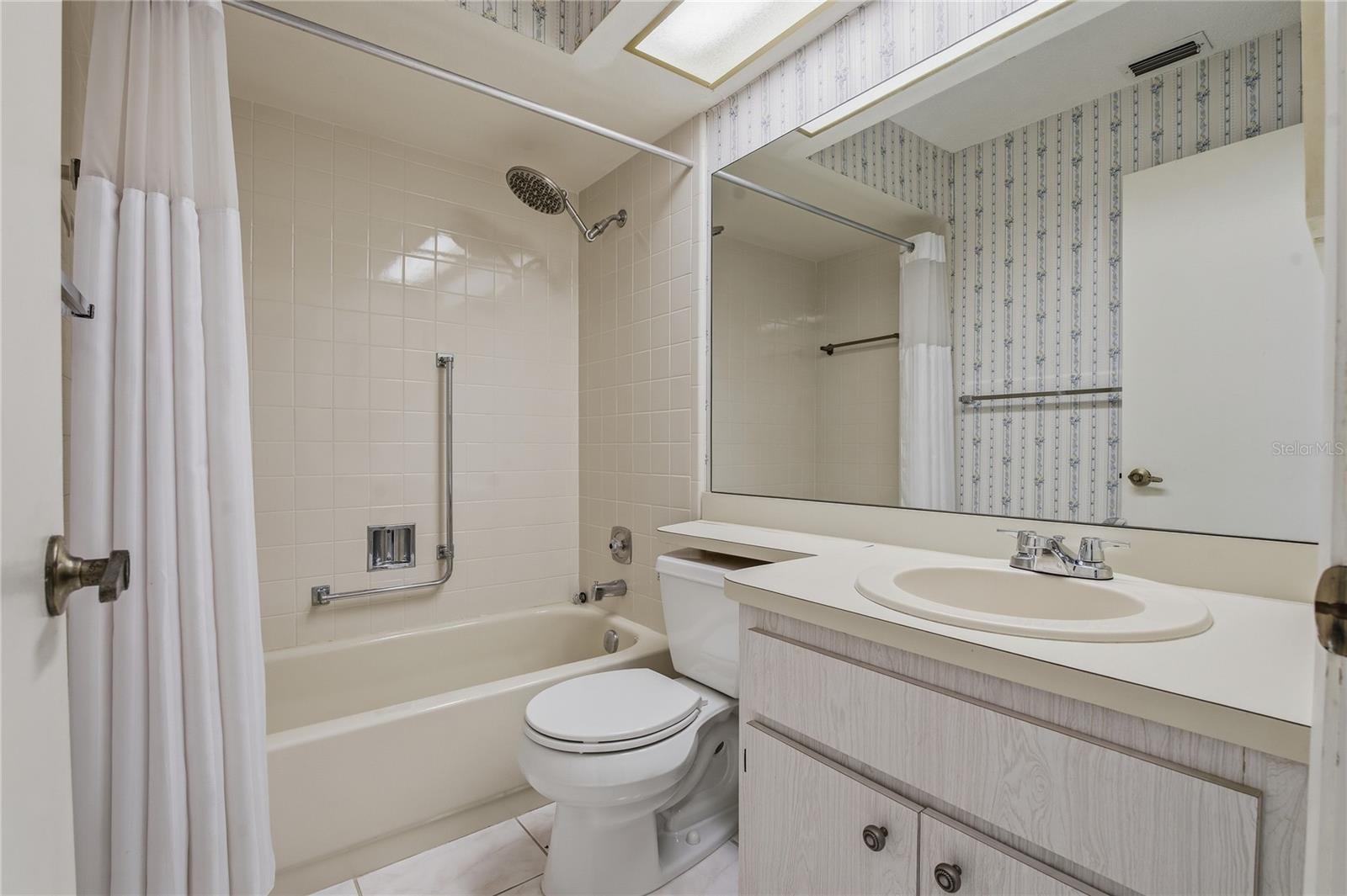 Image 26 of 47 For 11241 Dollar Lake Drive 4