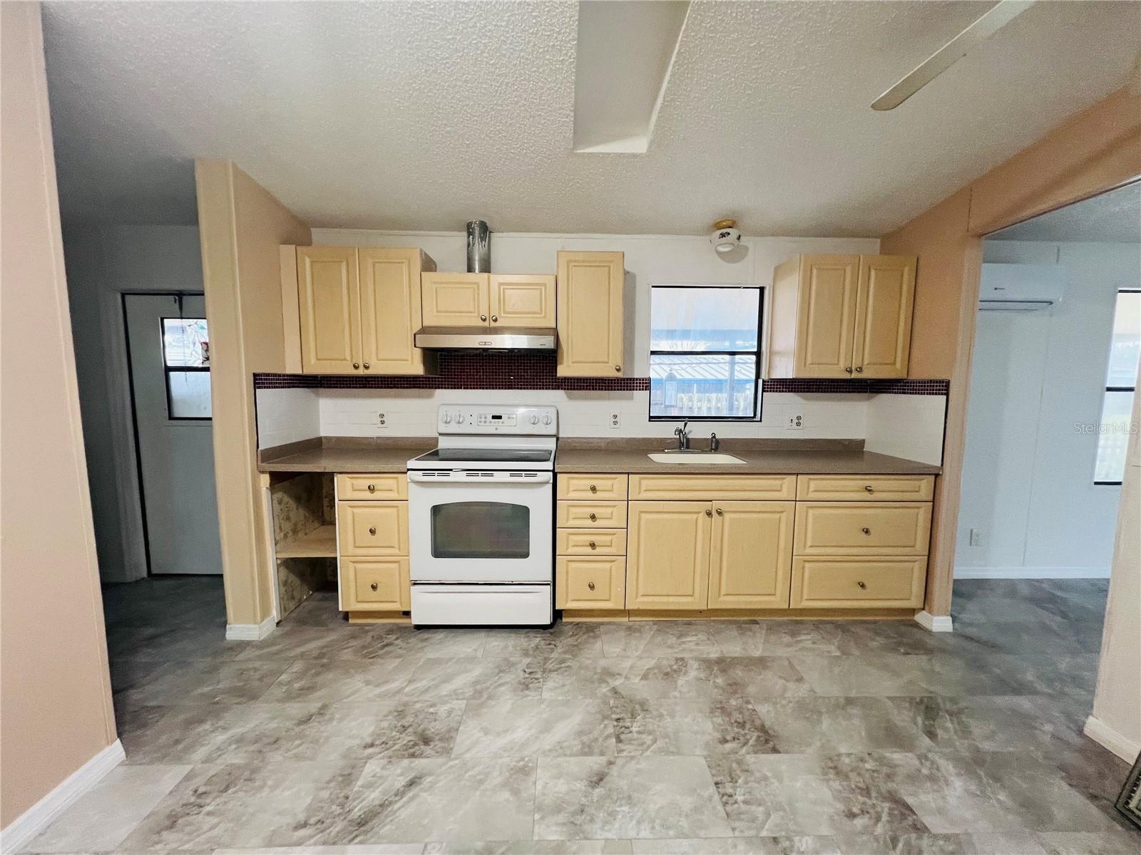 Image 3 of 23 For 1850 Mary Lane