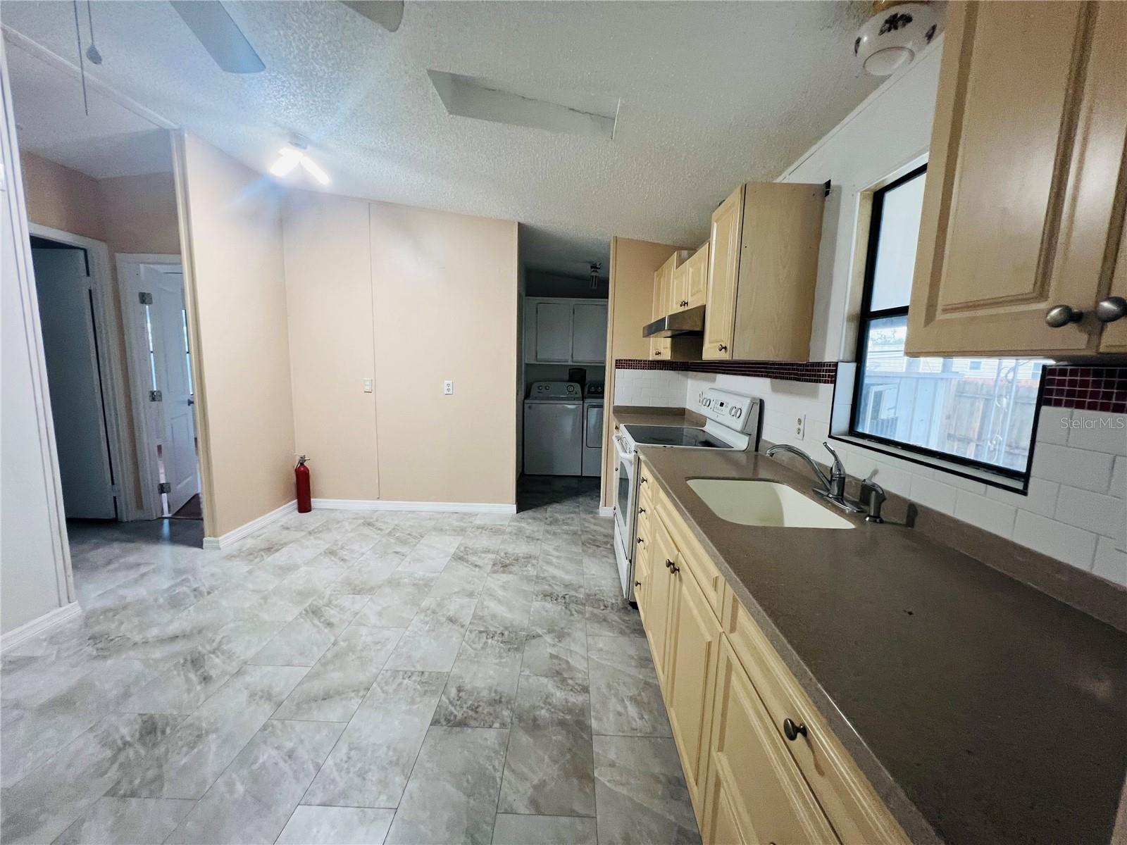 Image 4 of 23 For 1850 Mary Lane