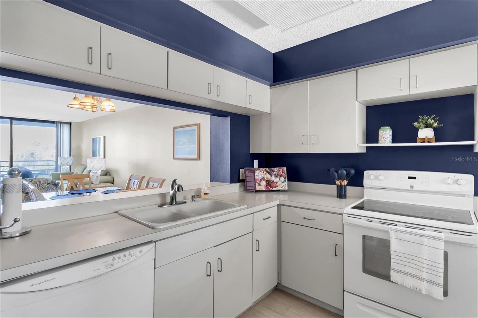 Image 11 of 42 For 4823 Ebbtide Lane Unit #104  104