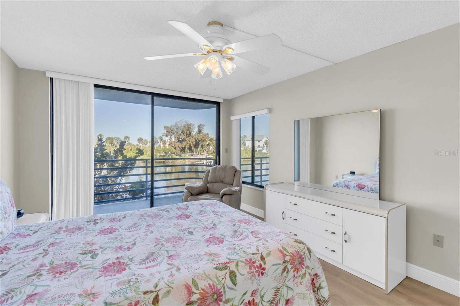 Image 15 of 42 For 4823 Ebbtide Lane Unit #104  104