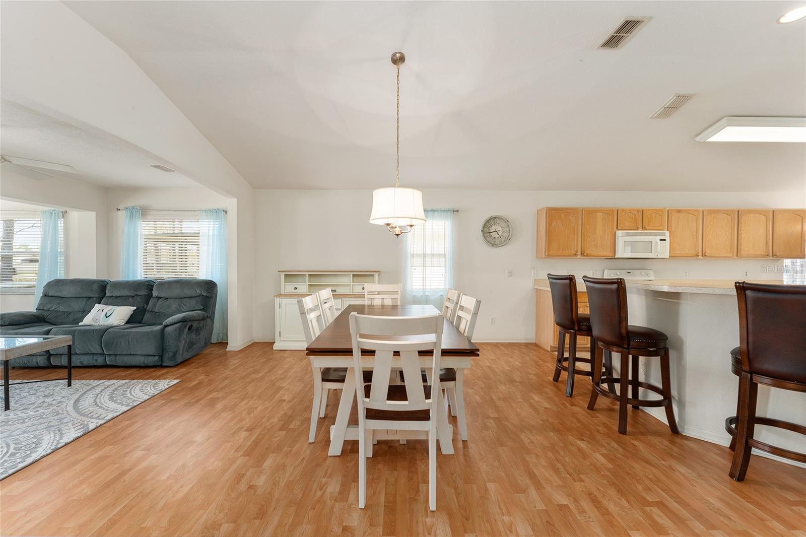 Image 17 of 74 For 9662 93rd Loop