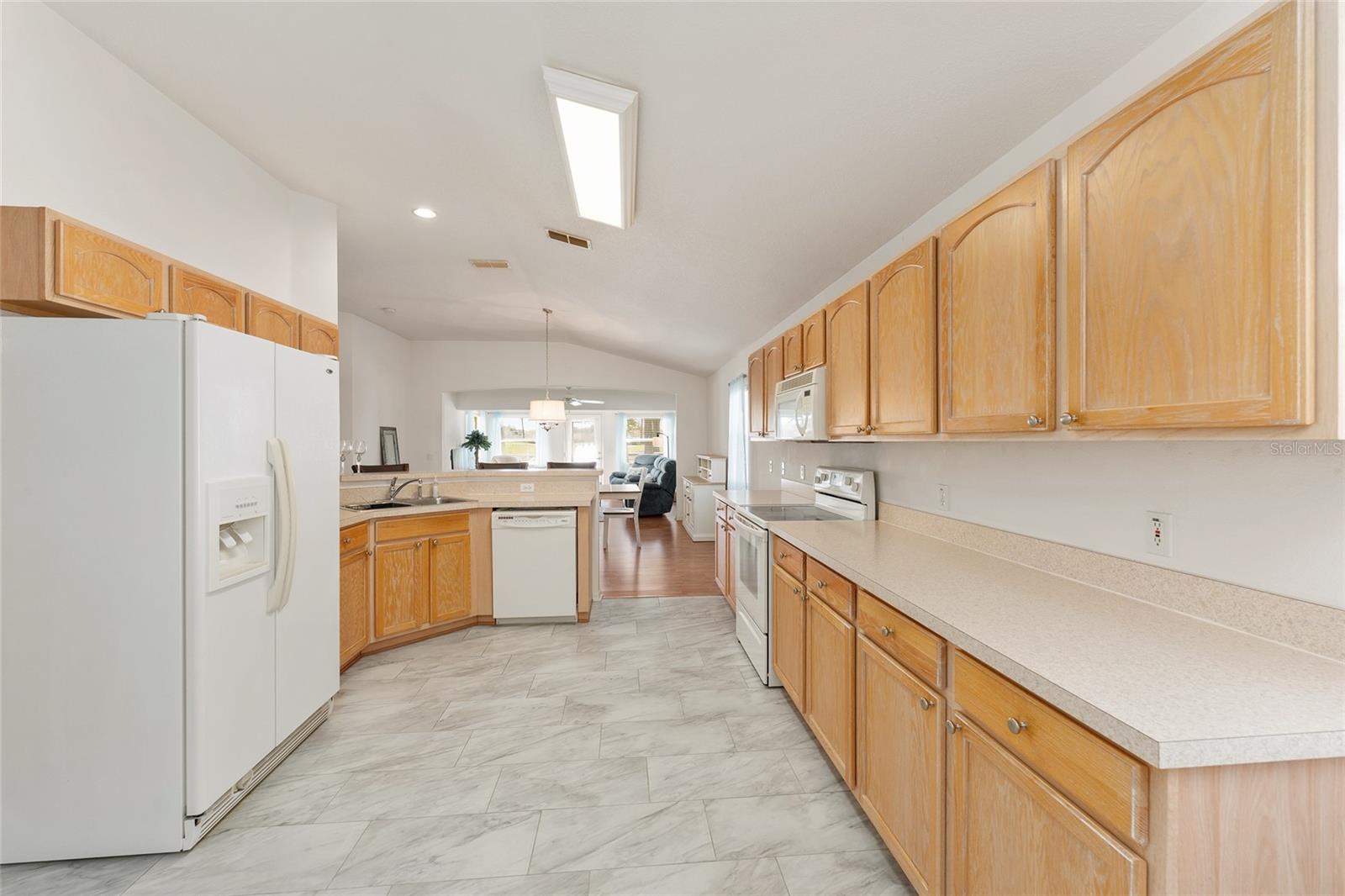 Image 21 of 74 For 9662 93rd Loop