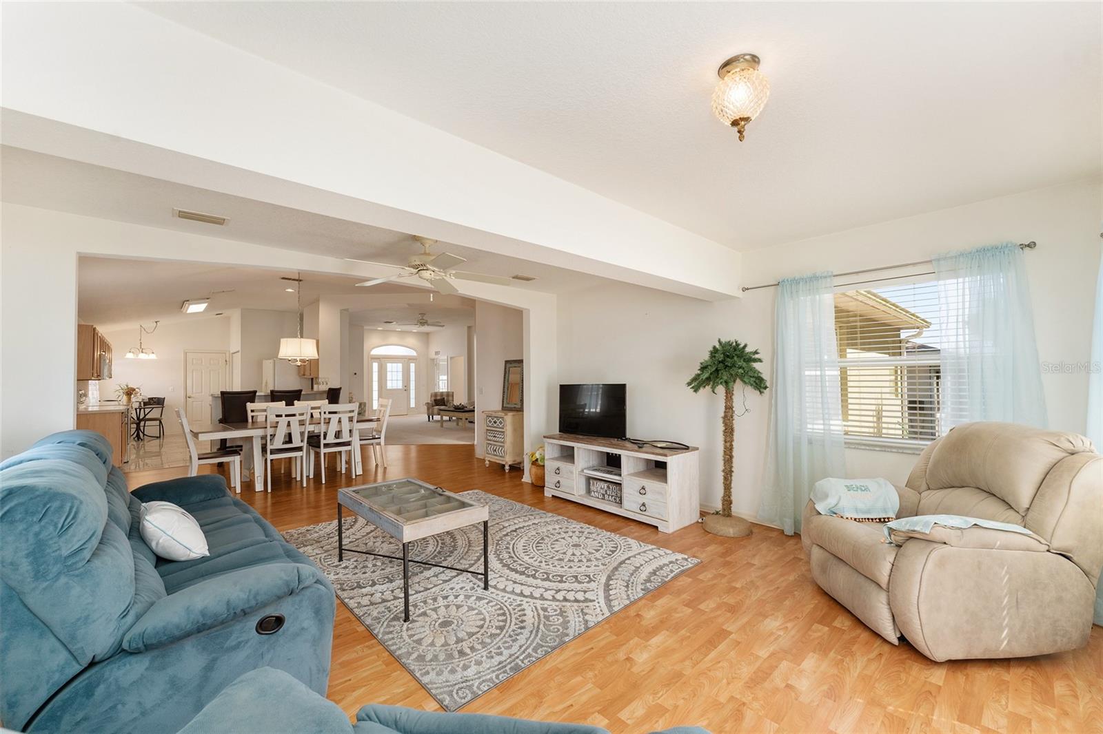 Image 27 of 74 For 9662 93rd Loop