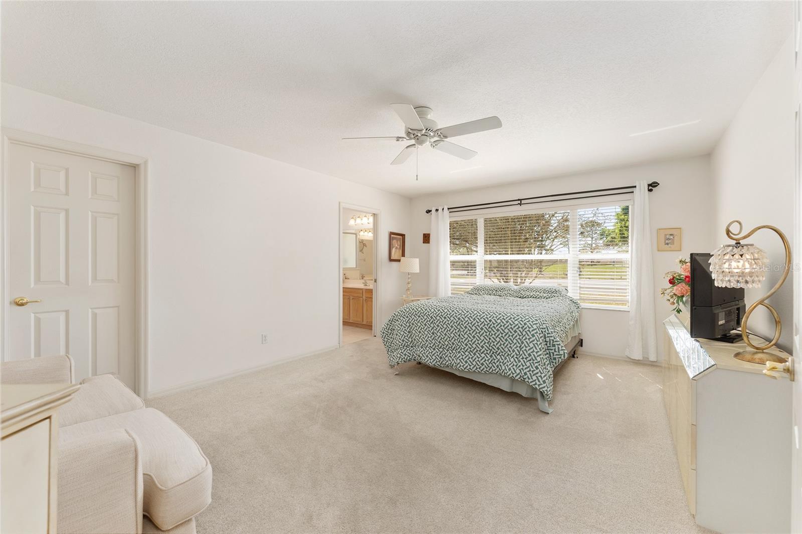 Image 28 of 74 For 9662 93rd Loop