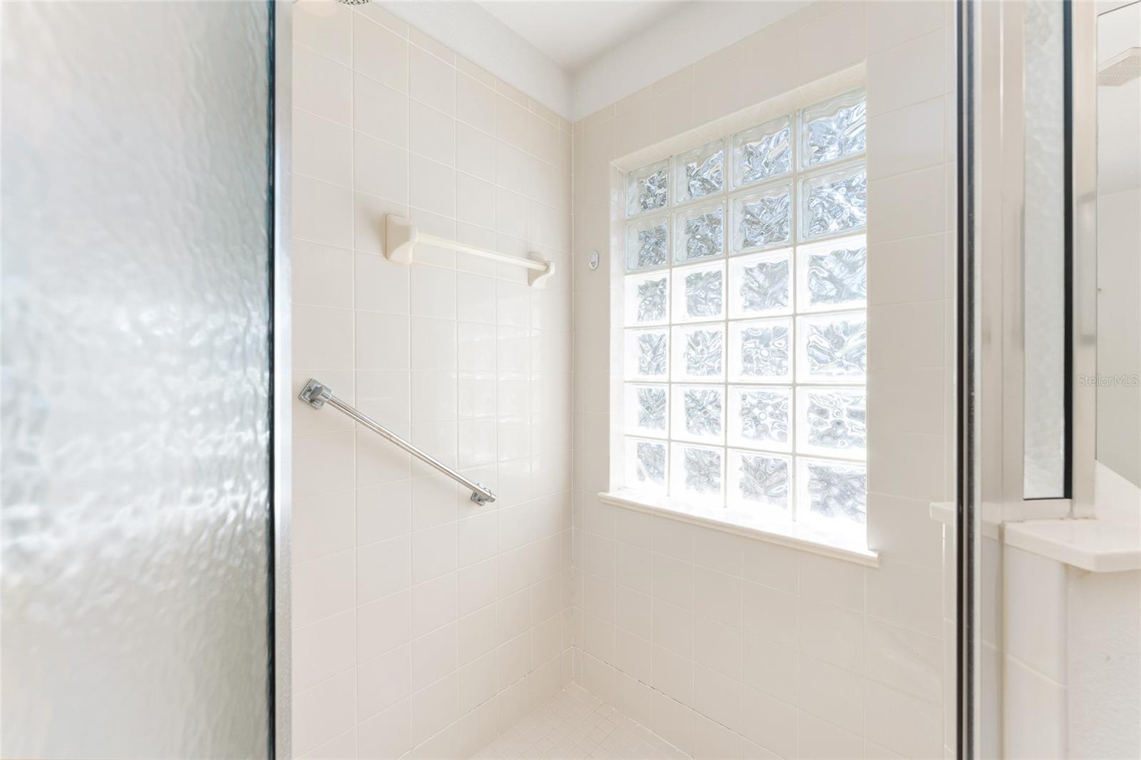 Image 31 of 74 For 9662 93rd Loop