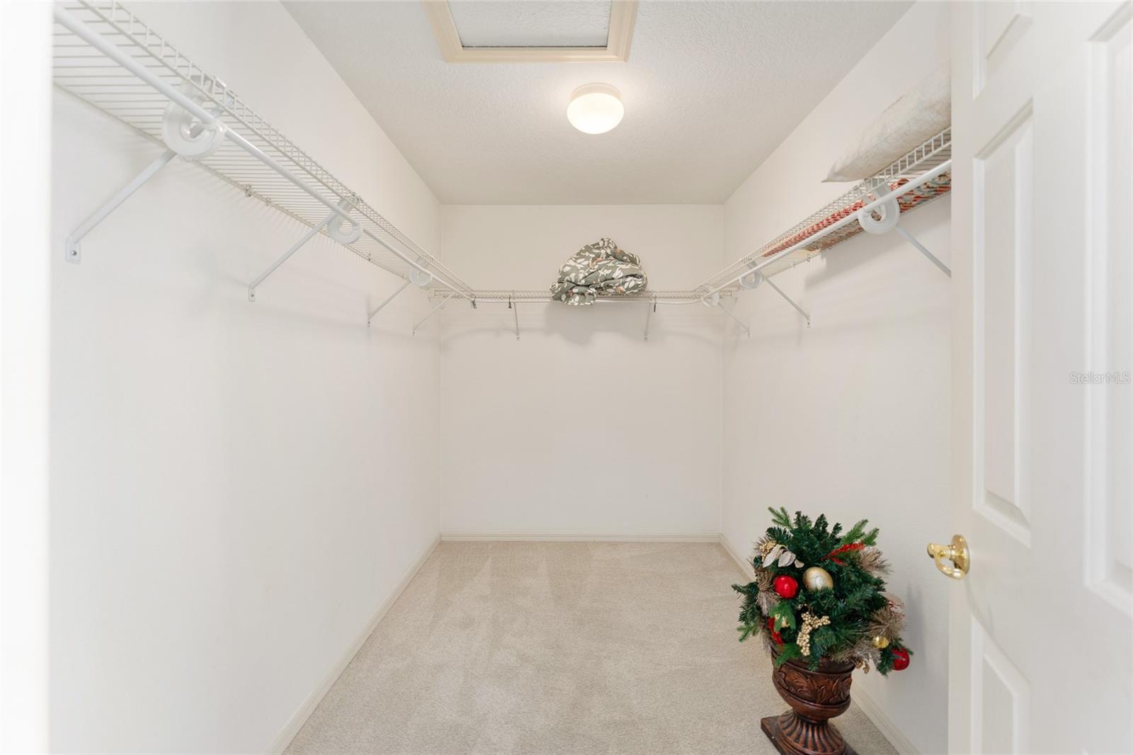 Image 35 of 74 For 9662 93rd Loop