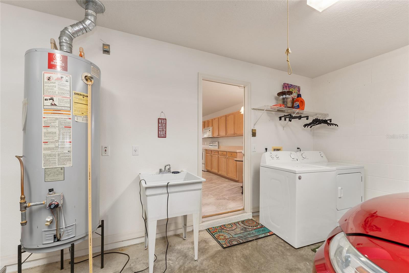 Image 44 of 74 For 9662 93rd Loop