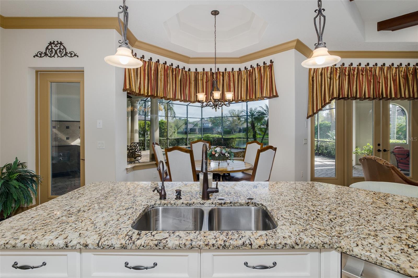 Image 21 of 97 For 10435 Pontofino Circle