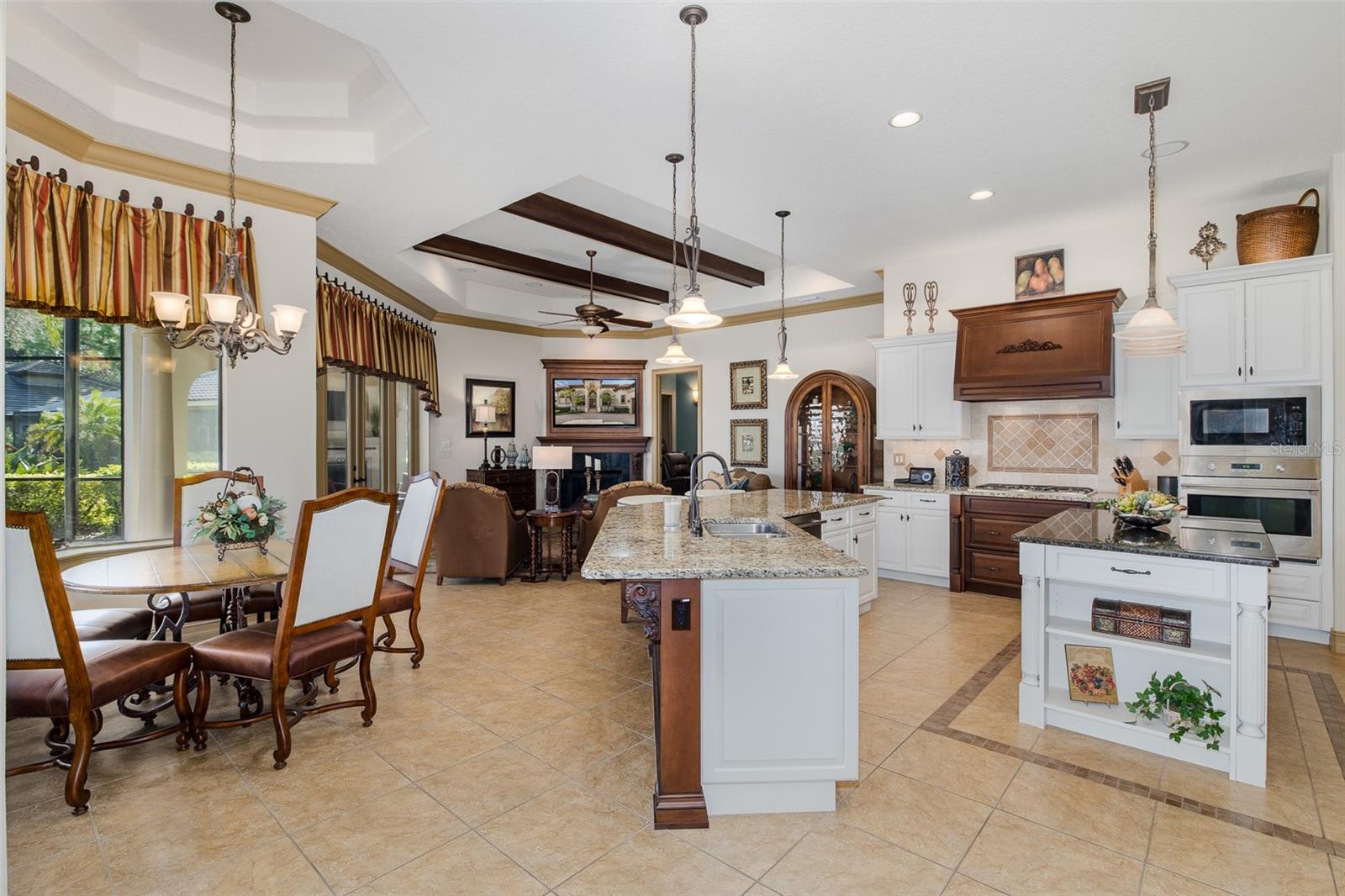 Image 23 of 97 For 10435 Pontofino Circle