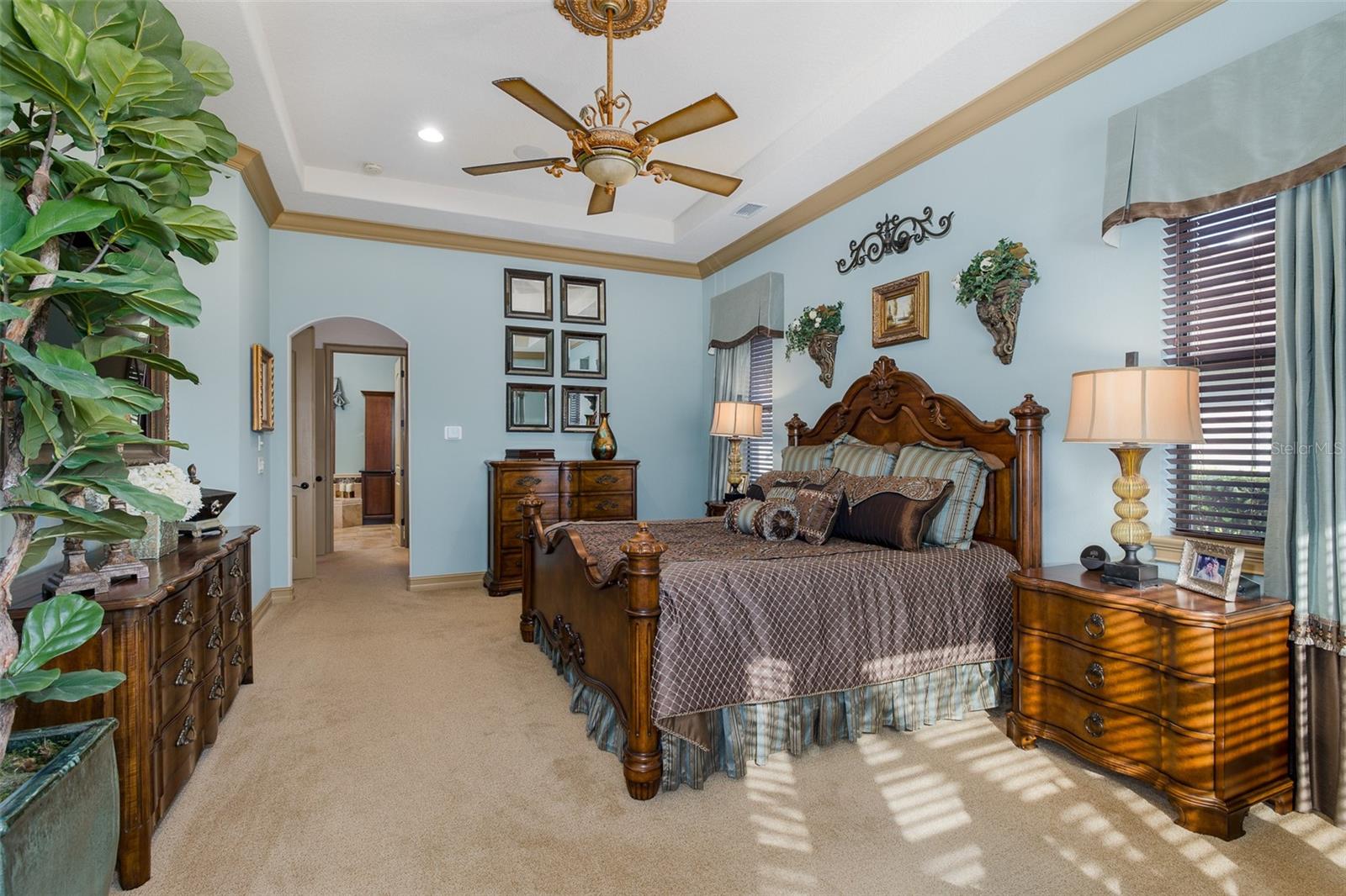 Image 38 of 97 For 10435 Pontofino Circle