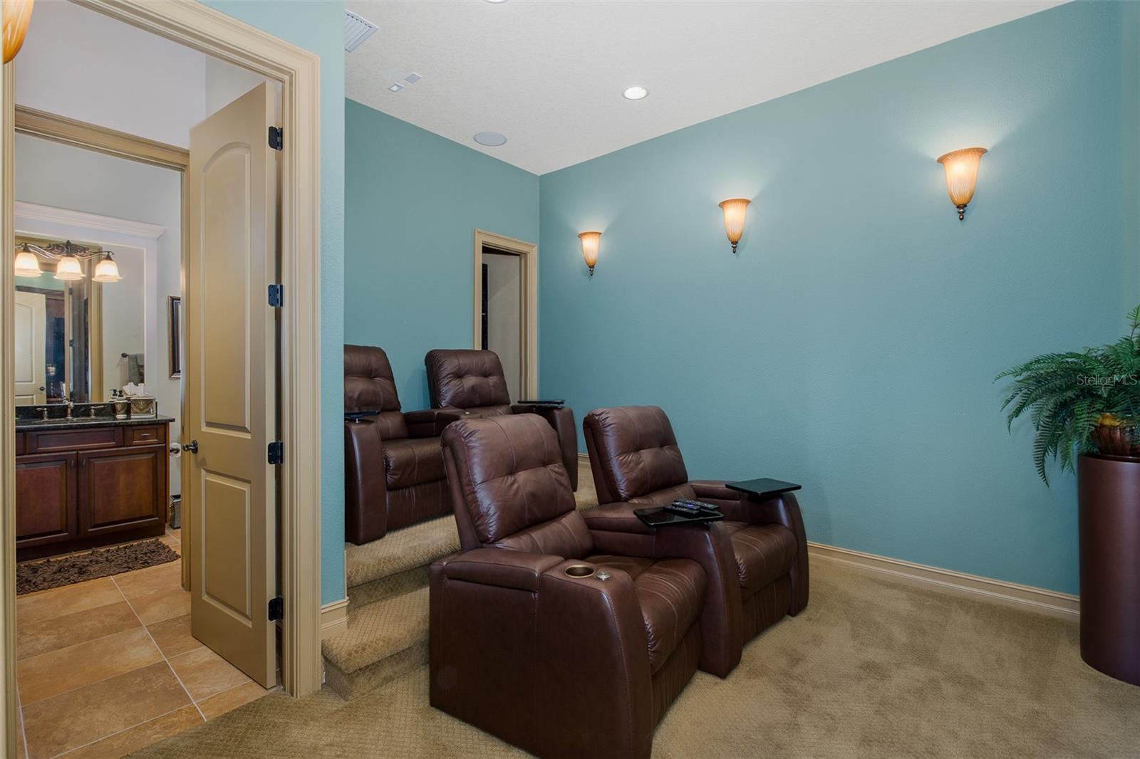 Image 57 of 97 For 10435 Pontofino Circle