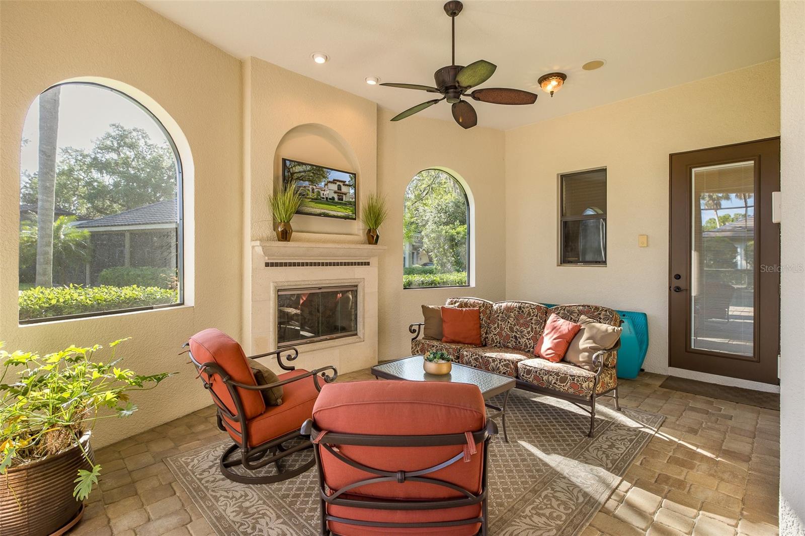 Image 67 of 97 For 10435 Pontofino Circle