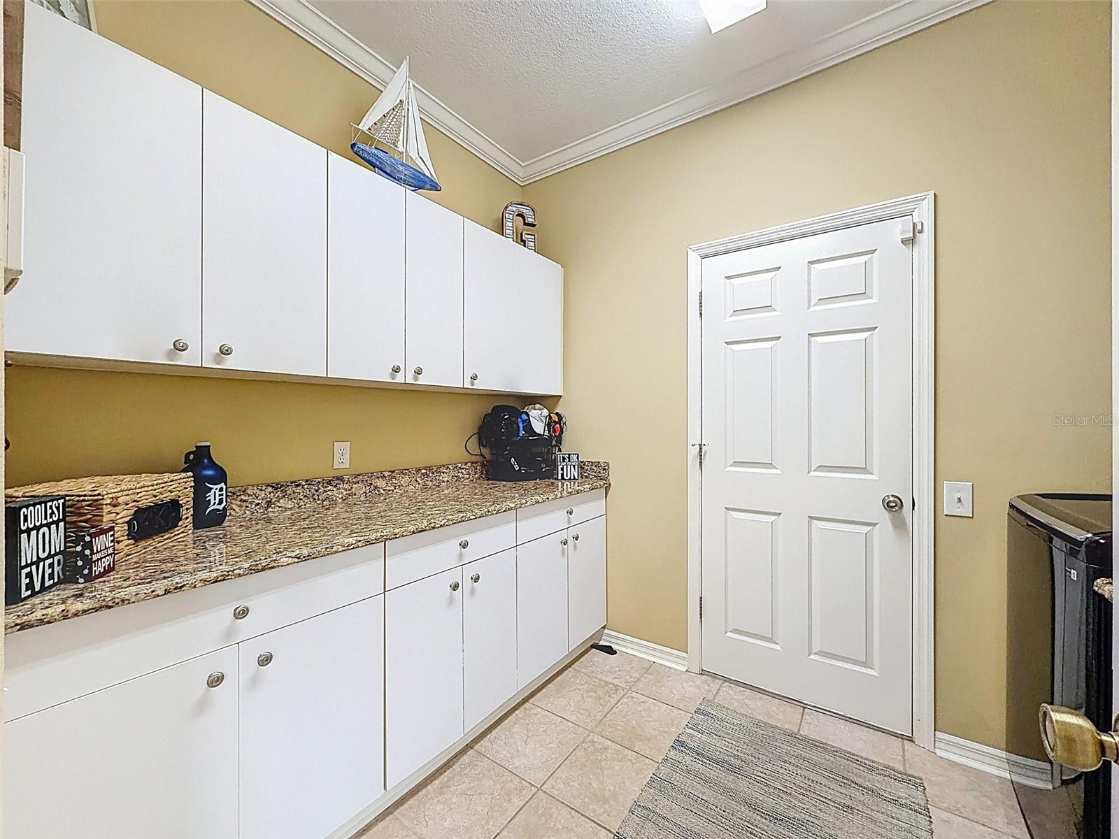 Image 18 of 93 For 15021 Tamarind Loop