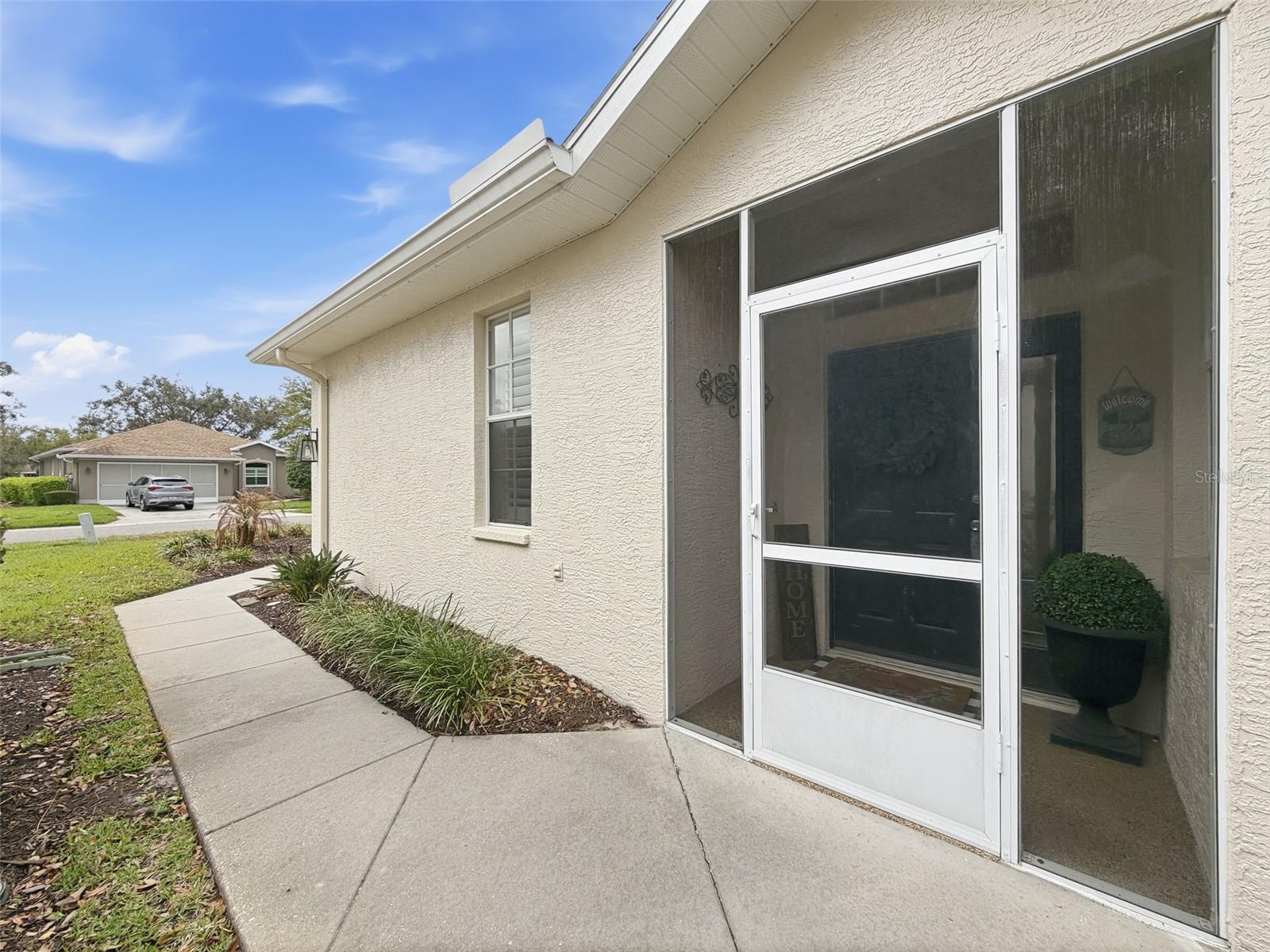 Image 3 of 93 For 15021 Tamarind Loop