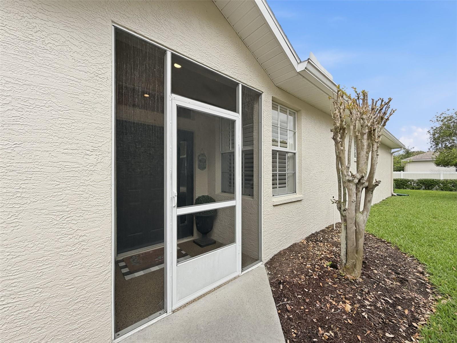 Image 4 of 93 For 15021 Tamarind Loop