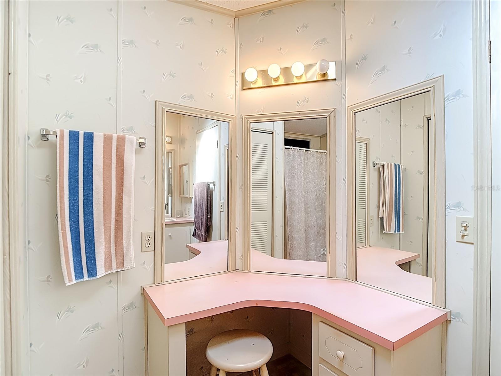 Image 21 of 54 For 10321 Marinette Avenue