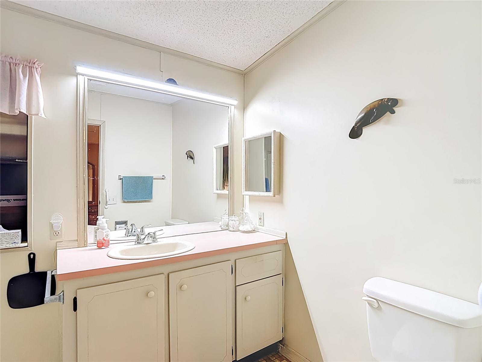 Image 28 of 54 For 10321 Marinette Avenue