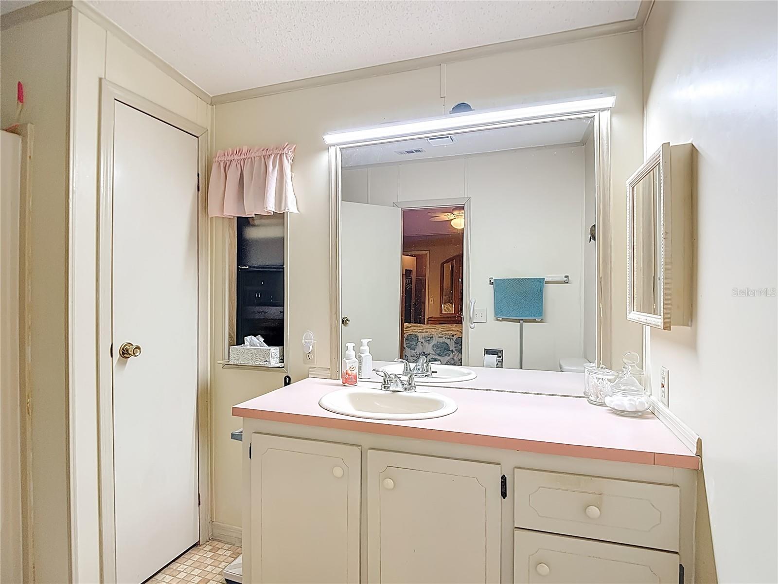 Image 29 of 54 For 10321 Marinette Avenue