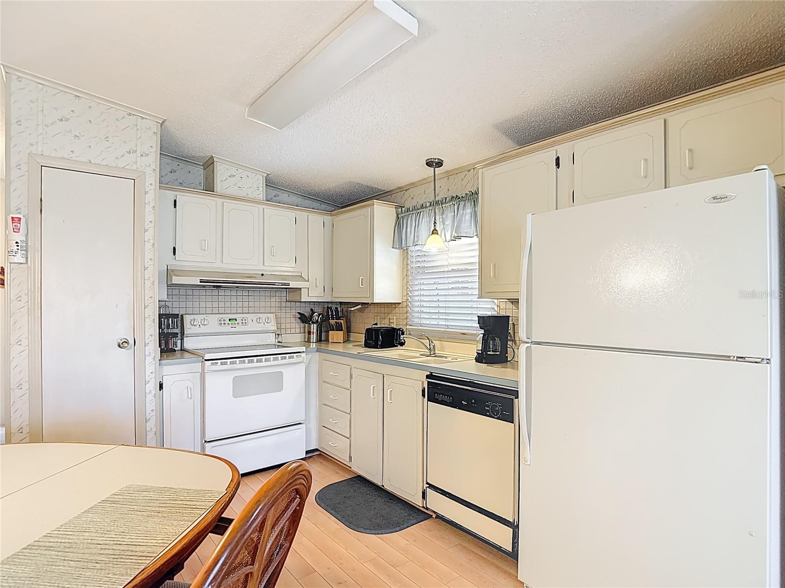 Image 4 of 54 For 10321 Marinette Avenue