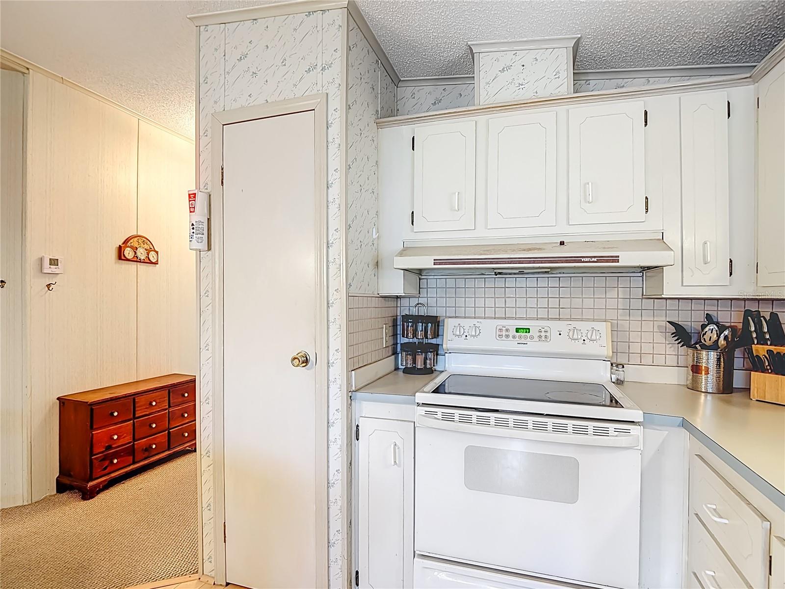 Image 6 of 54 For 10321 Marinette Avenue