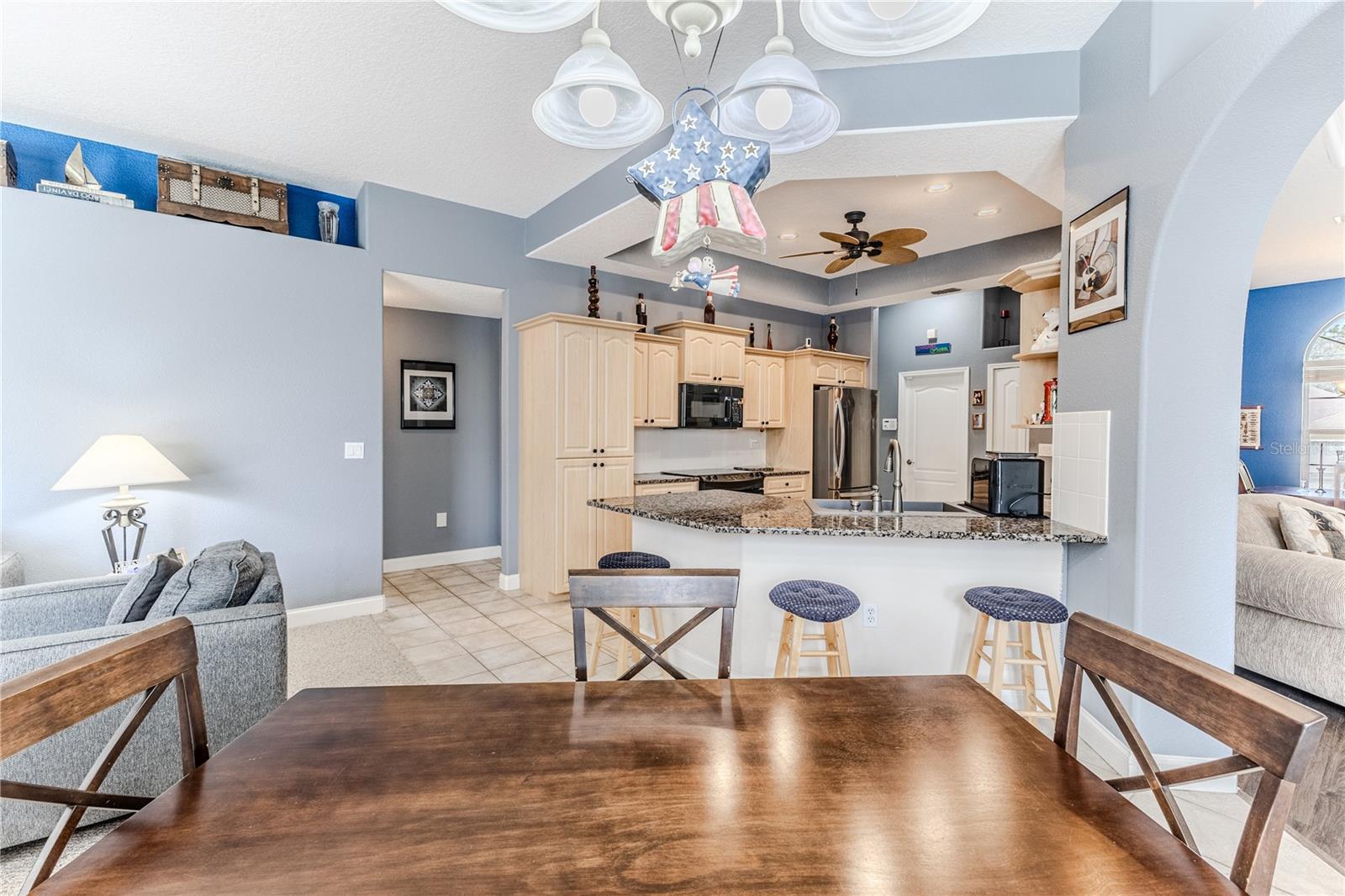 Listing photo id 13 for 12390 Glen Haven Street