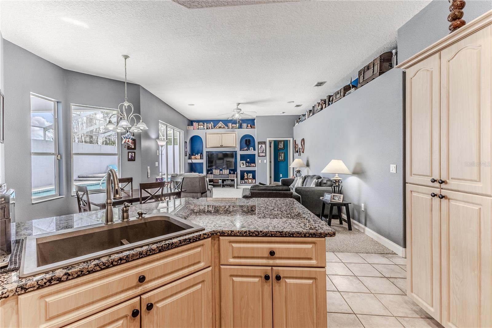 Listing photo id 18 for 12390 Glen Haven Street