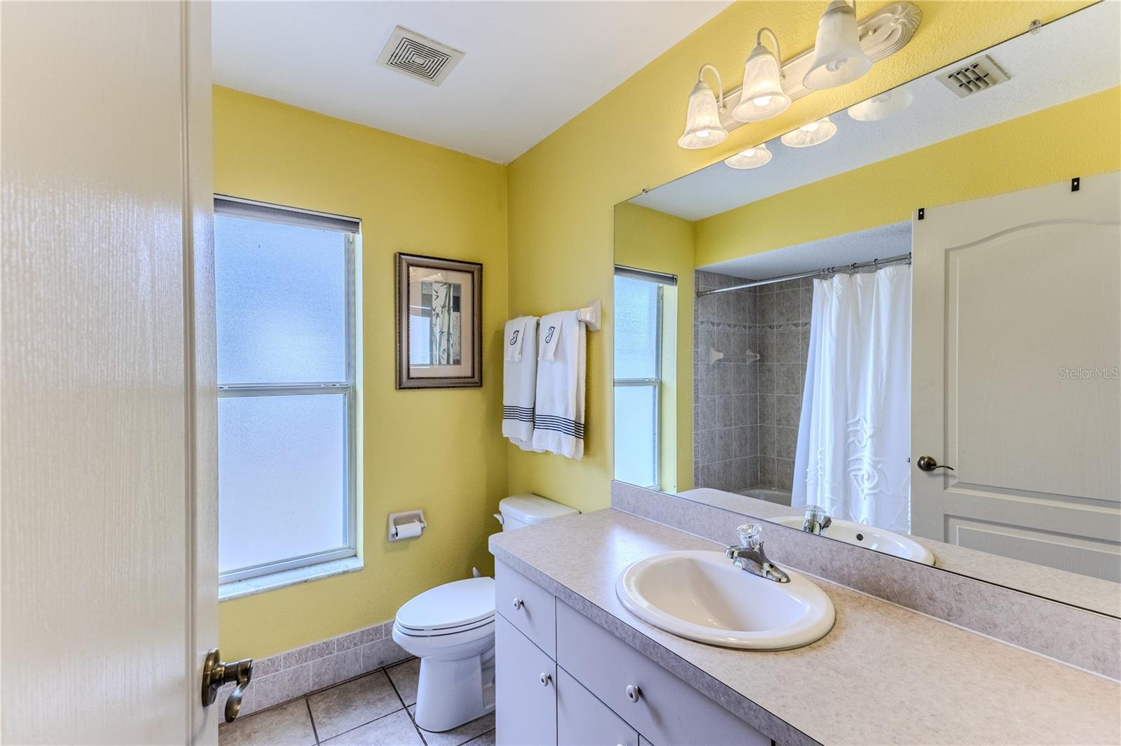 Listing photo id 37 for 12390 Glen Haven Street