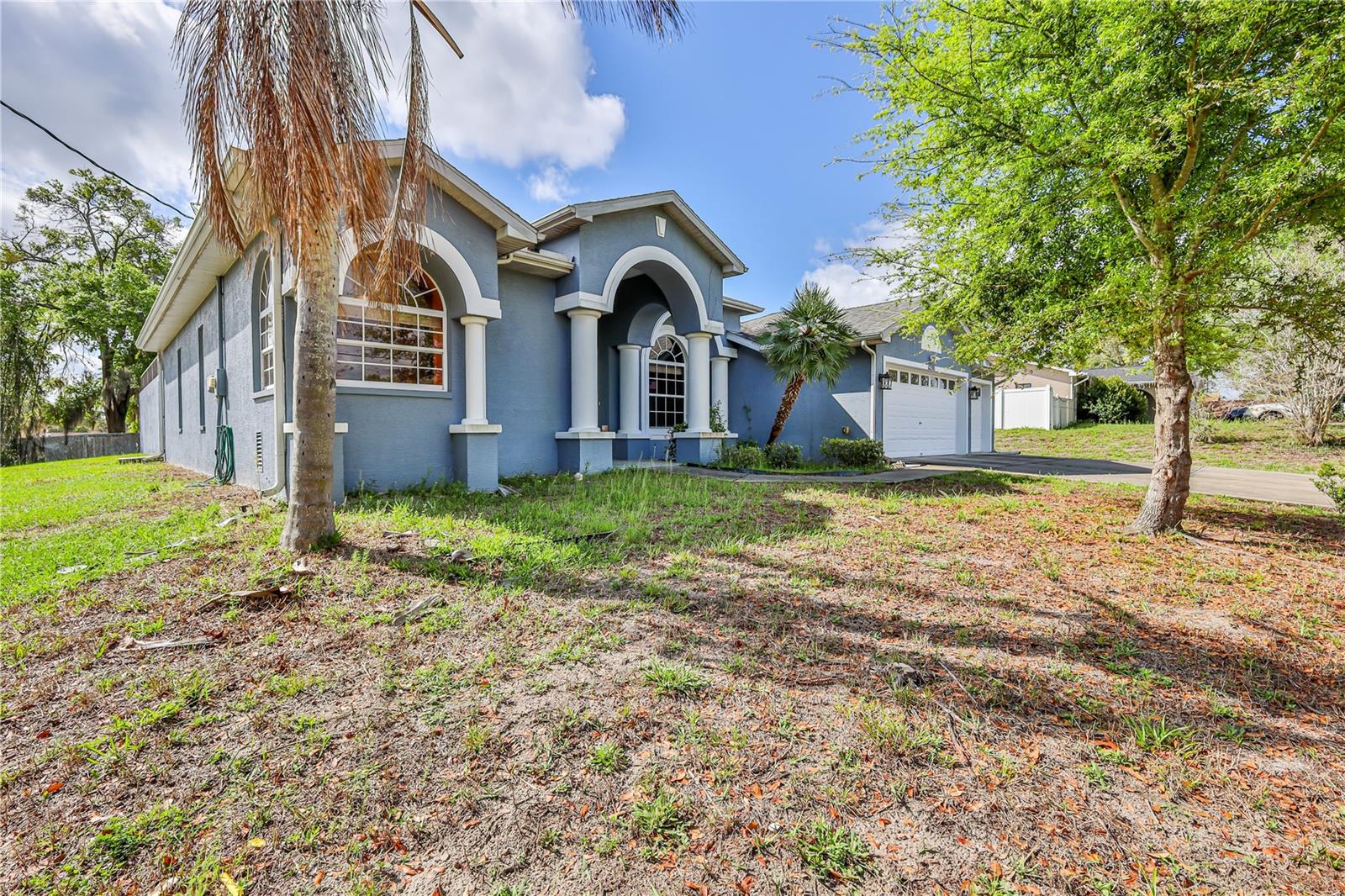 Listing photo id 2 for 12390 Glen Haven Street