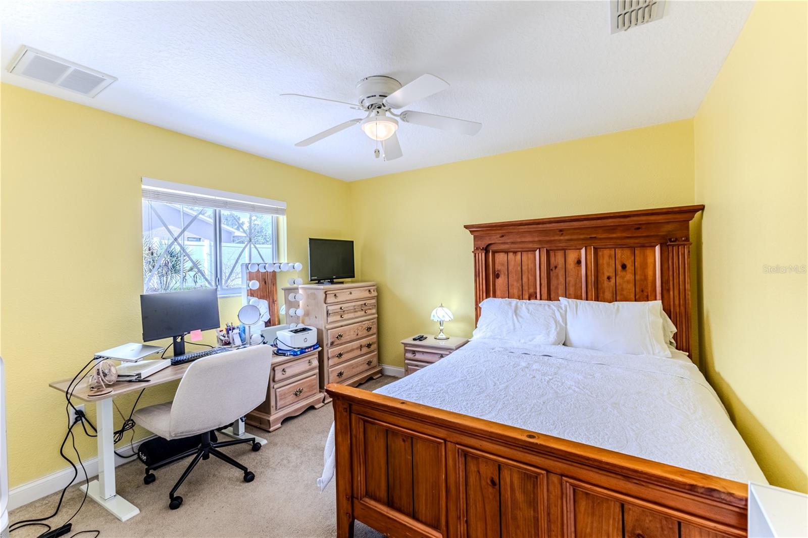 Listing photo id 39 for 12390 Glen Haven Street