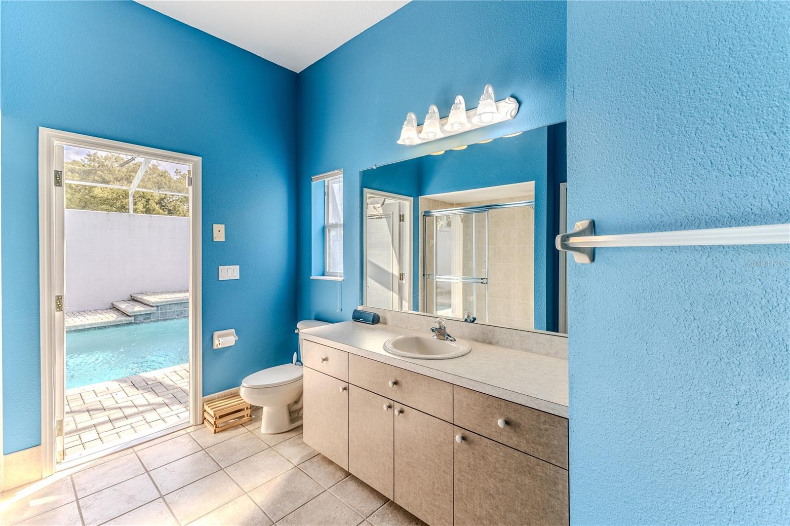 Listing photo id 45 for 12390 Glen Haven Street