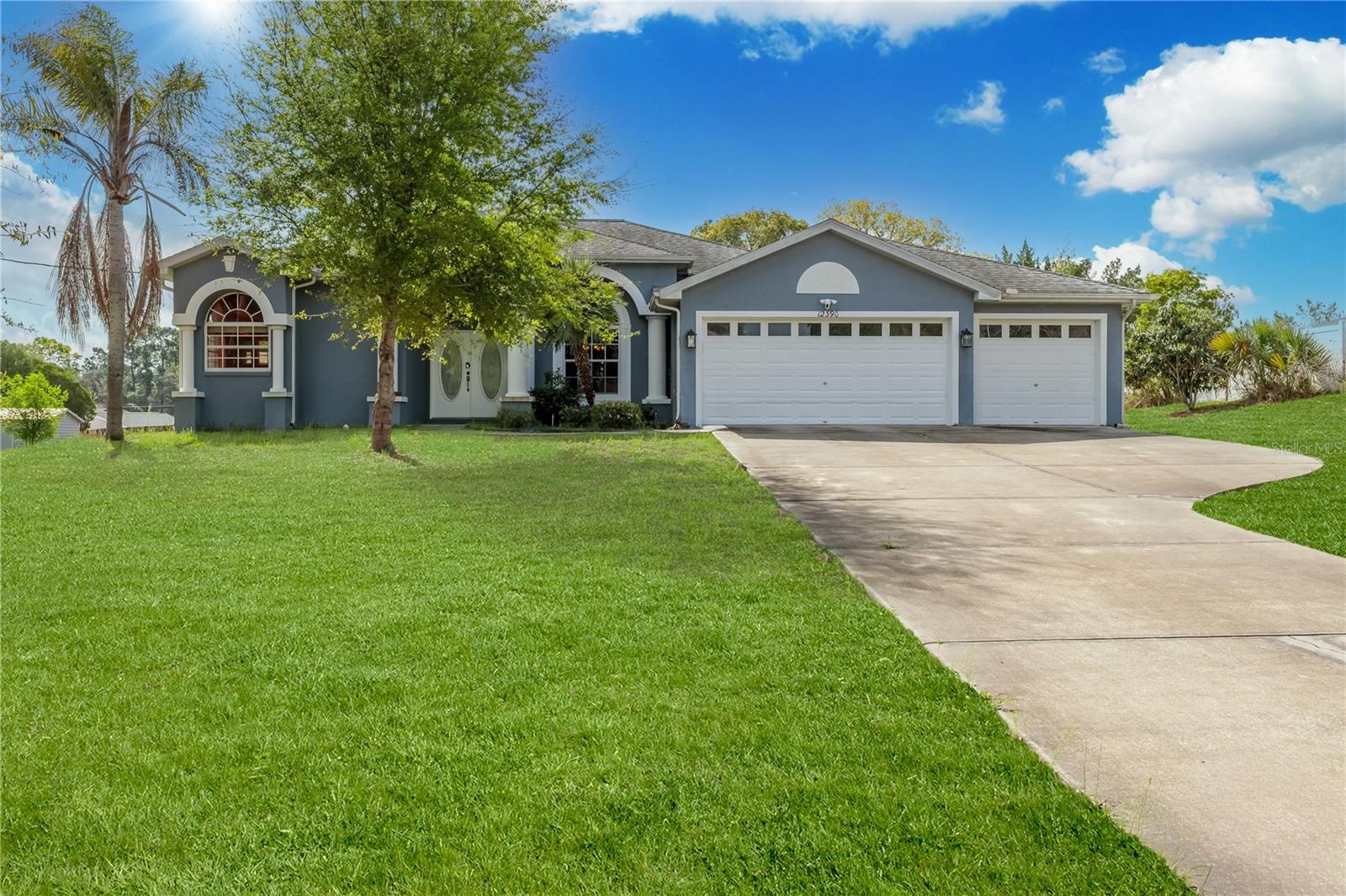 Listing photo id 3 for 12390 Glen Haven Street