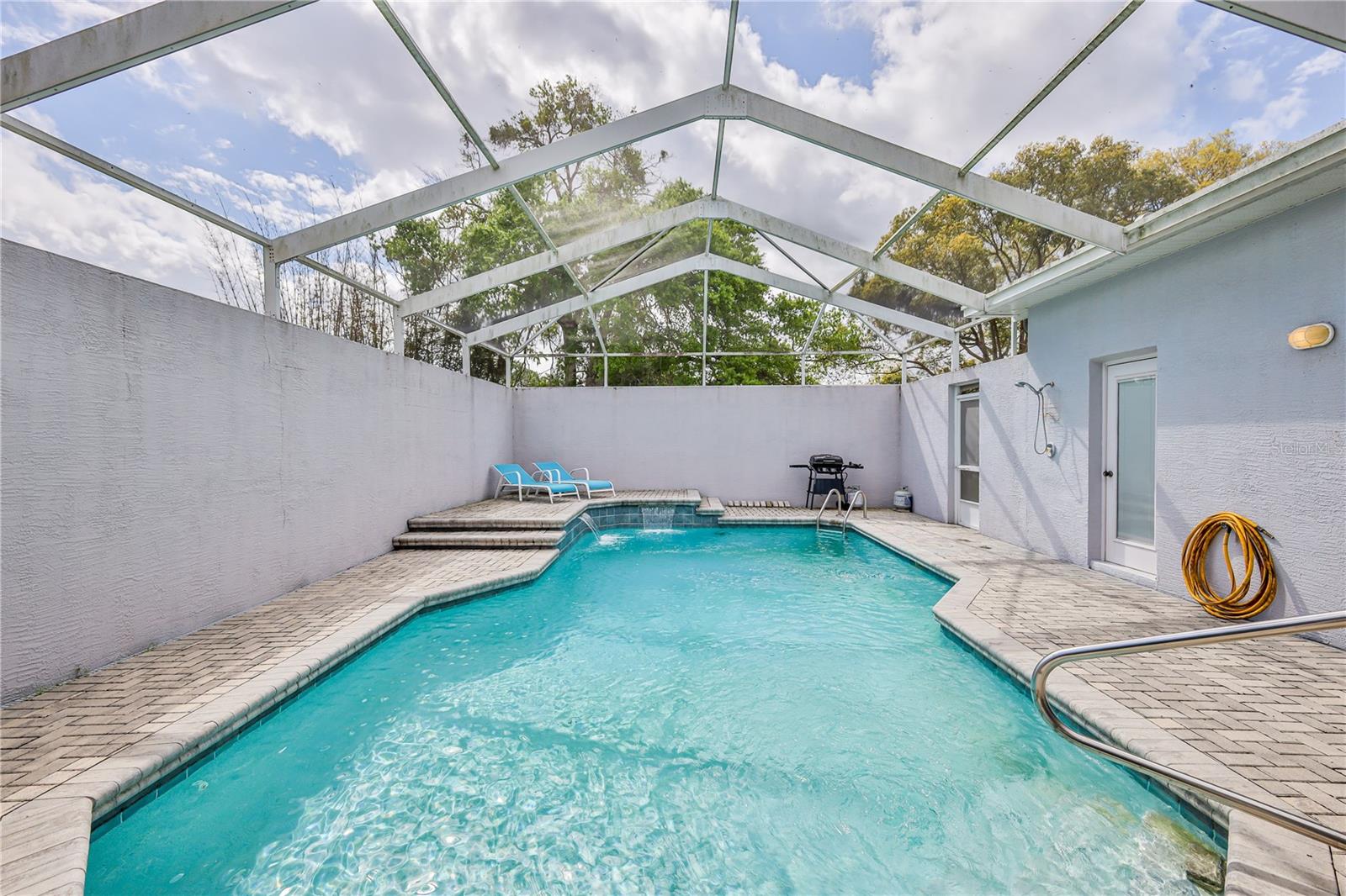 Listing photo id 49 for 12390 Glen Haven Street