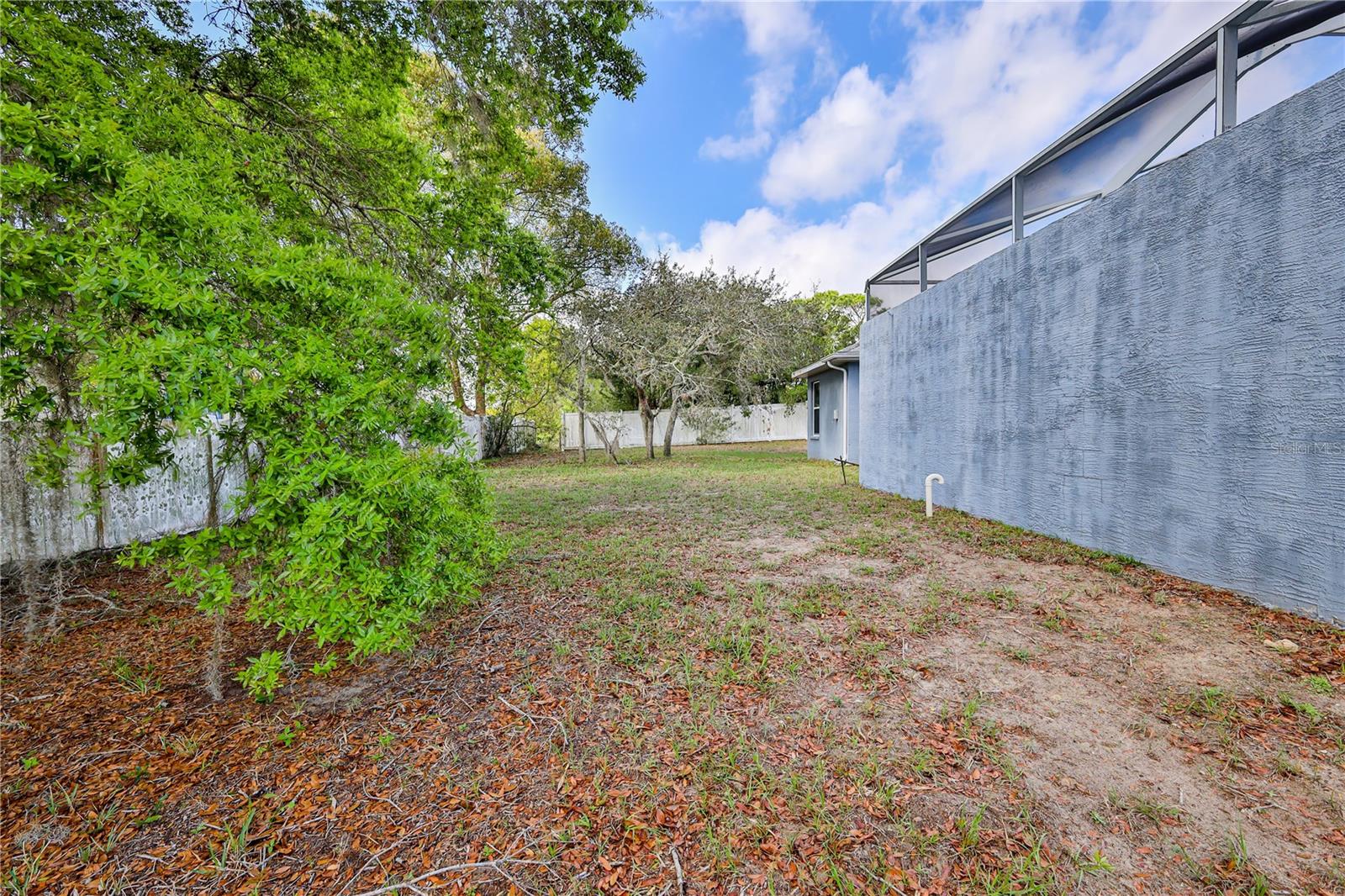 Listing photo id 54 for 12390 Glen Haven Street