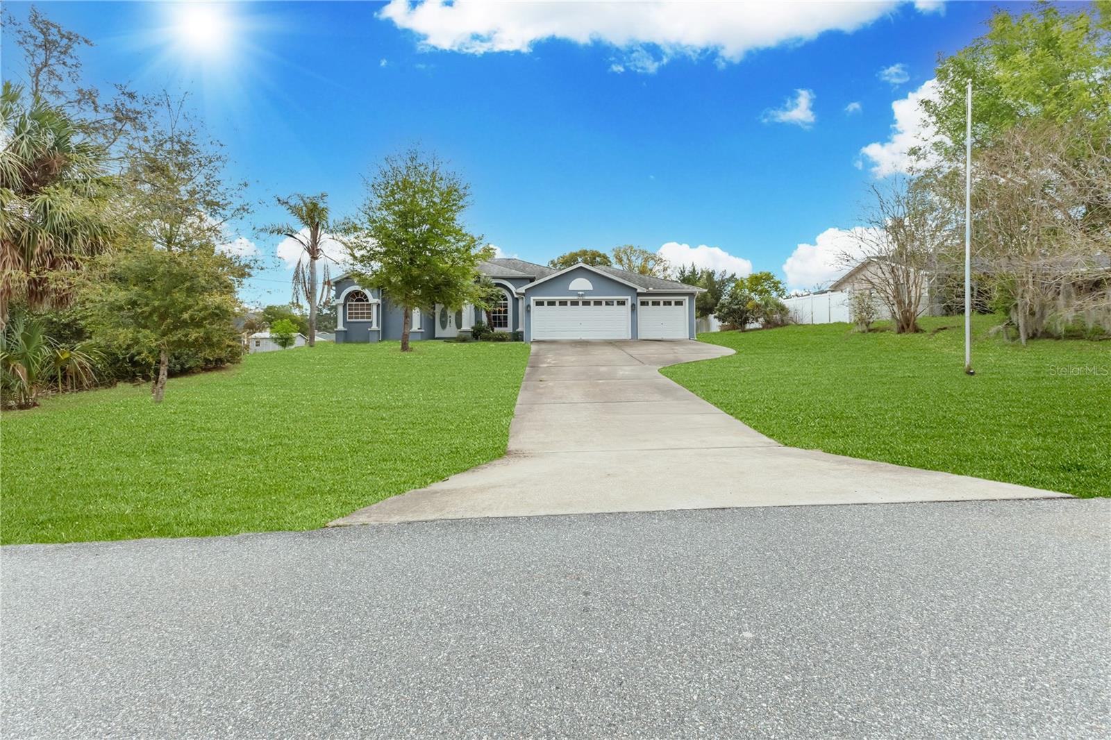 Listing photo id 58 for 12390 Glen Haven Street