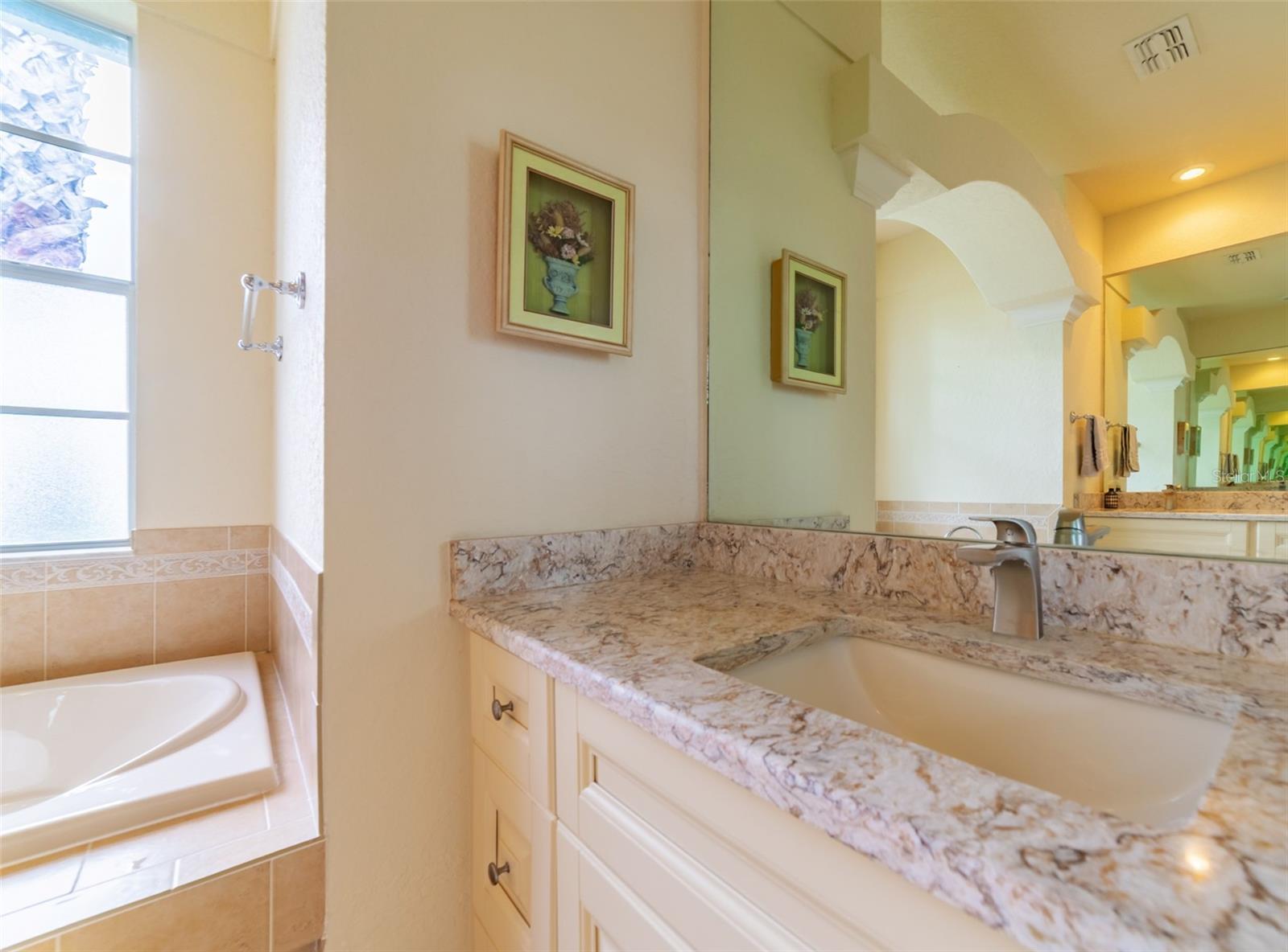 Listing photo id 23 for 4347 Gevalia Drive