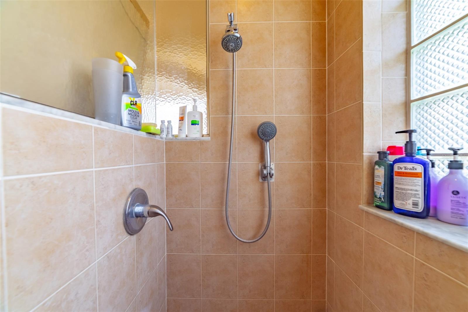 Listing photo id 24 for 4347 Gevalia Drive