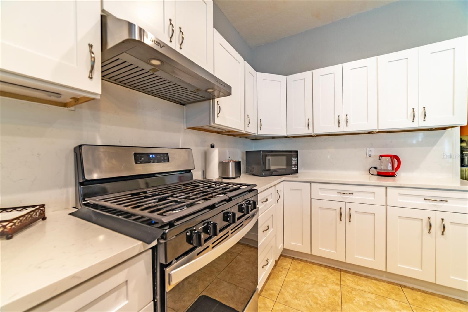 Listing photo id 27 for 4347 Gevalia Drive