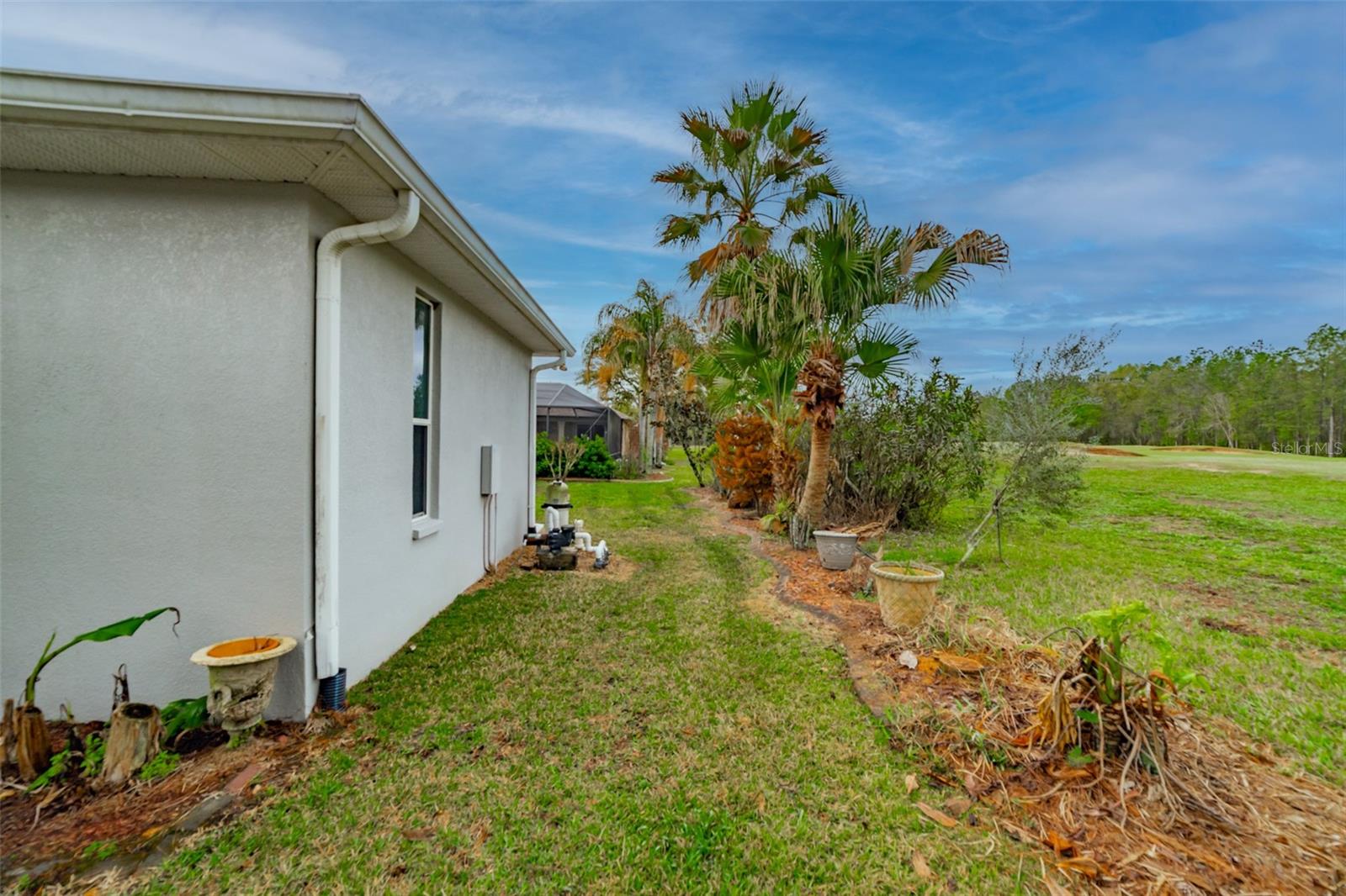 Listing photo id 4 for 4347 Gevalia Drive