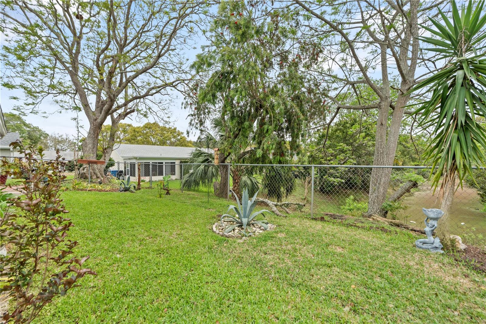 Image 31 of 41 For 8204 Heartwood Lane