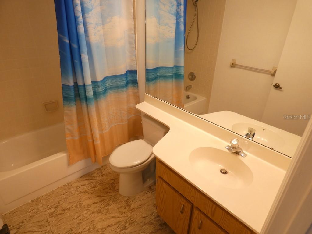 Image 17 of 30 For 2211 Eisenhower Drive 106