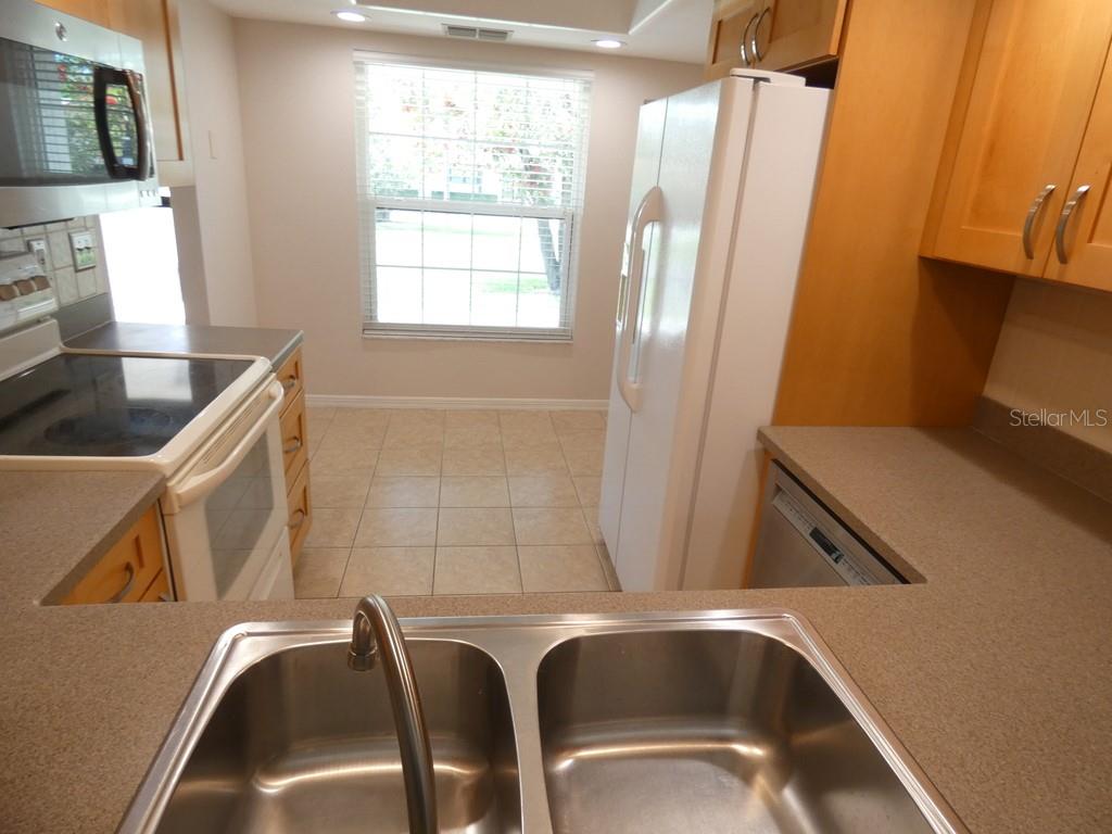 Image 18 of 30 For 2211 Eisenhower Drive 106